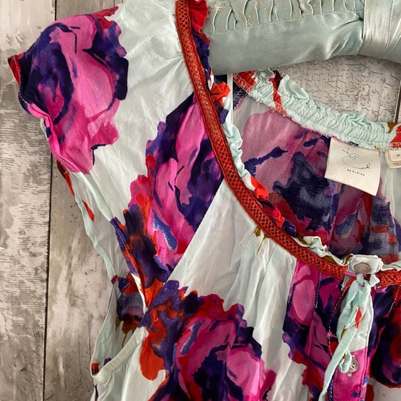 E By eloise floral short sleeve blouse M - Picture 2 of 6